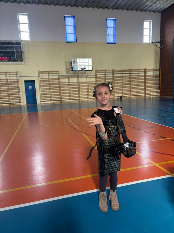 Pokaz mody, test, plakat i… śmieci