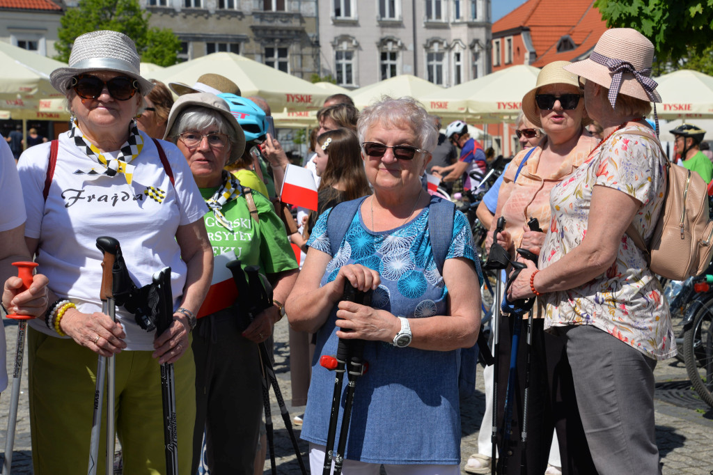 Tarnowskie Góry. Dzień Flagi na rynku