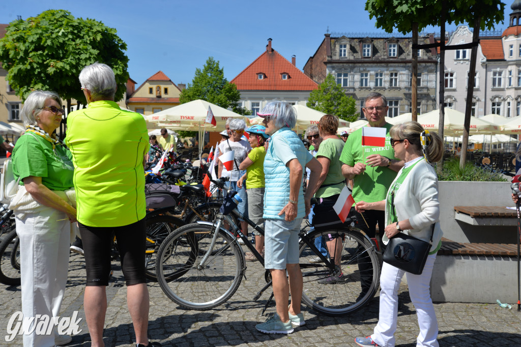 Tarnowskie Góry. Dzień Flagi na rynku