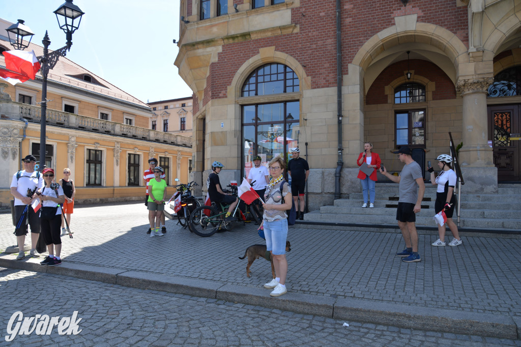 Tarnowskie Góry. Dzień Flagi na rynku