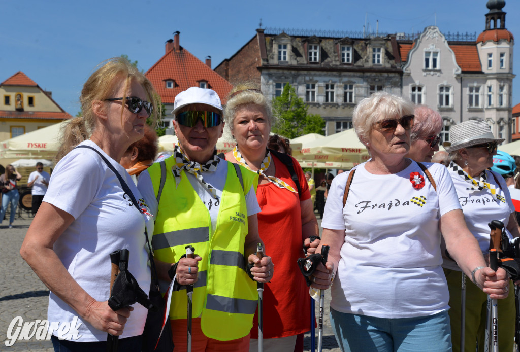 Tarnowskie Góry. Dzień Flagi na rynku