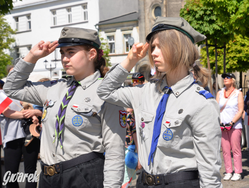 Tarnowskie Góry. Dzień Flagi na rynku
