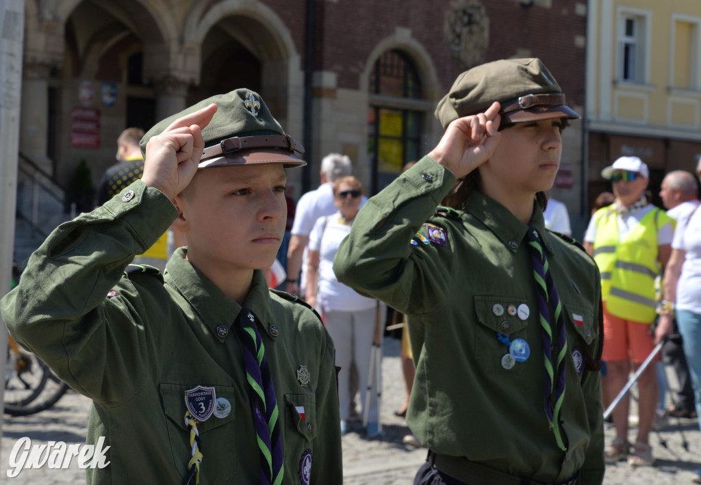 Tarnowskie Góry. Dzień Flagi na rynku
