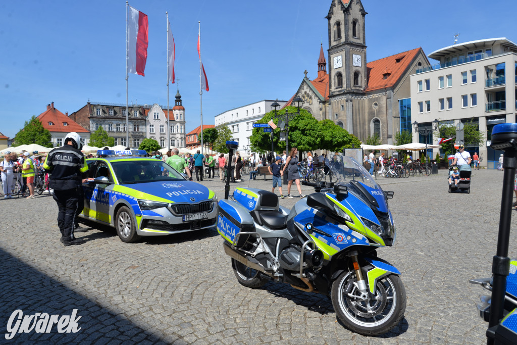 Tarnowskie Góry. Dzień Flagi na rynku