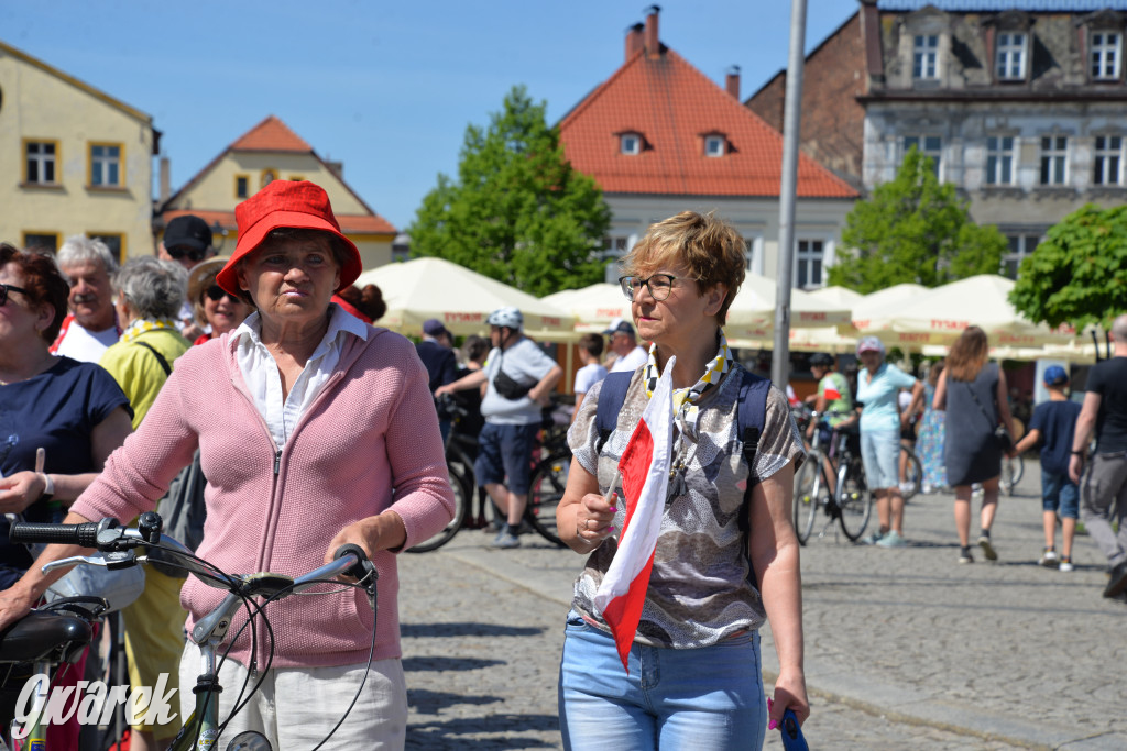 Tarnowskie Góry. Dzień Flagi na rynku