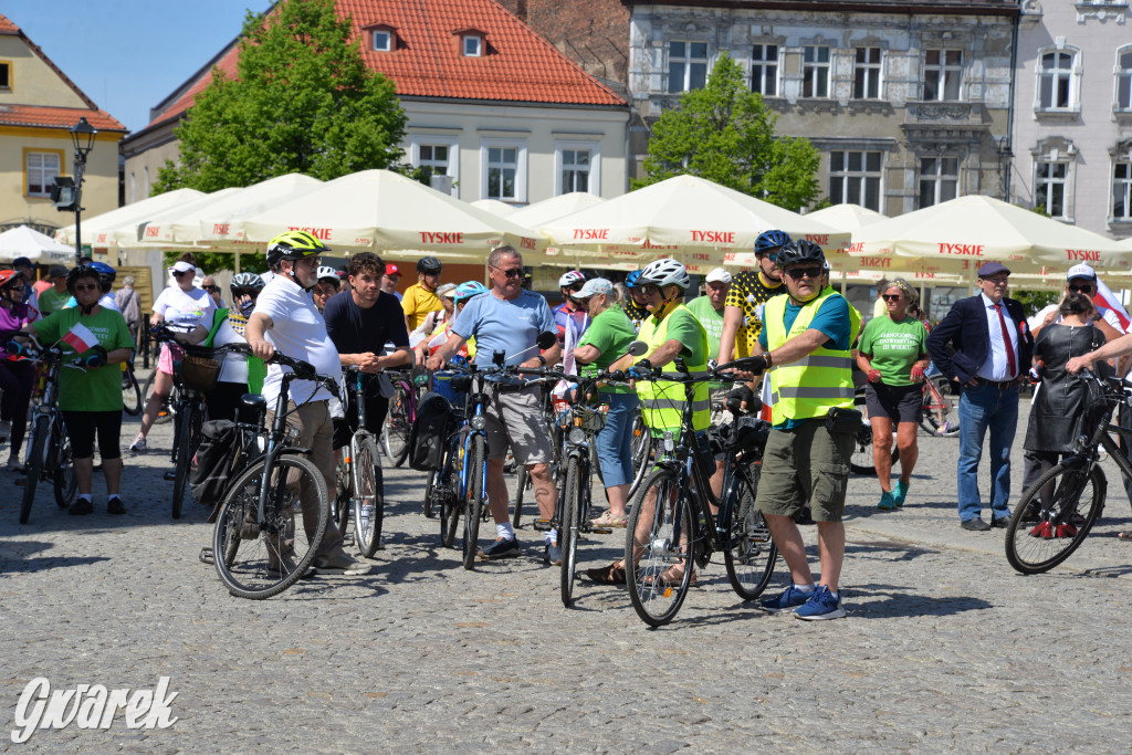 Tarnowskie Góry. Dzień Flagi na rynku
