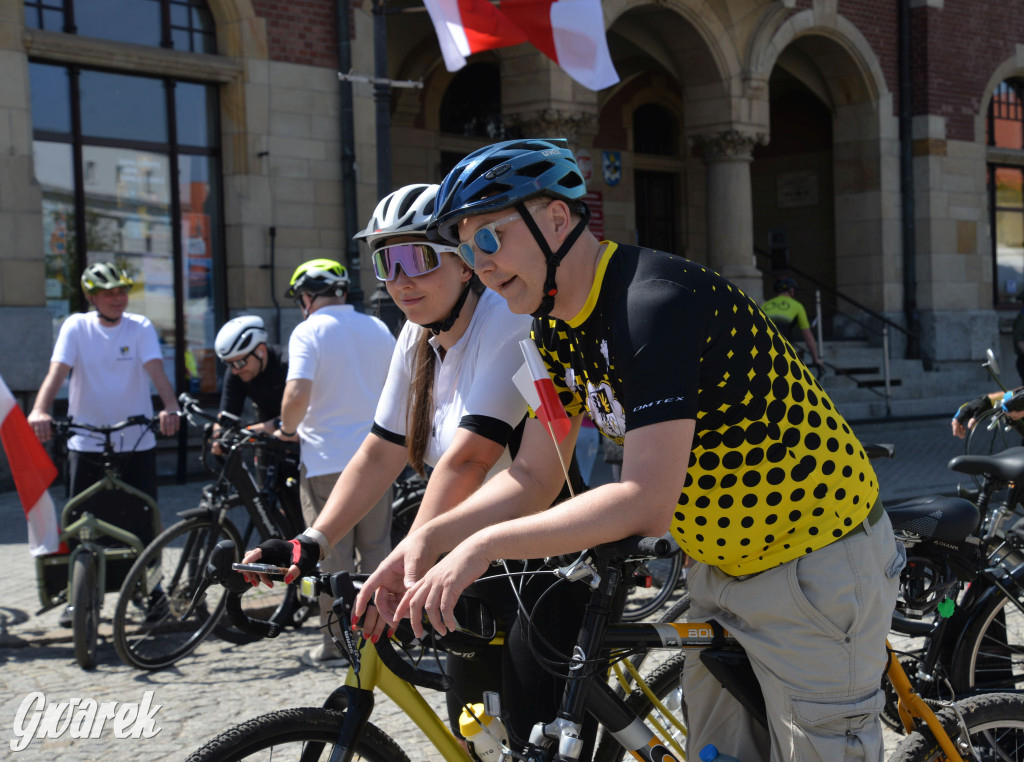 Tarnowskie Góry. Dzień Flagi na rynku