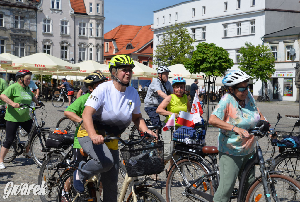 Tarnowskie Góry. Dzień Flagi na rynku
