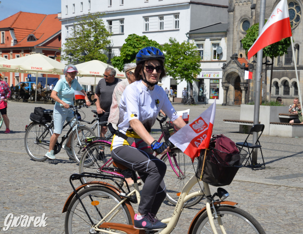 Tarnowskie Góry. Dzień Flagi na rynku
