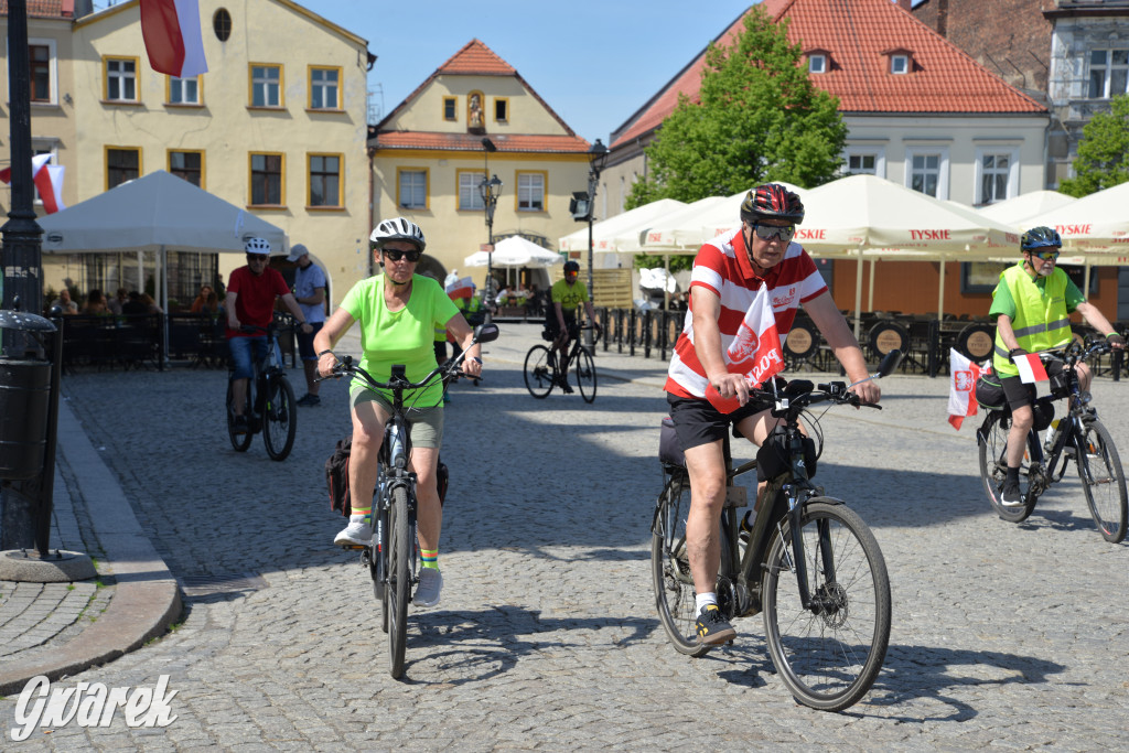 Tarnowskie Góry. Dzień Flagi na rynku