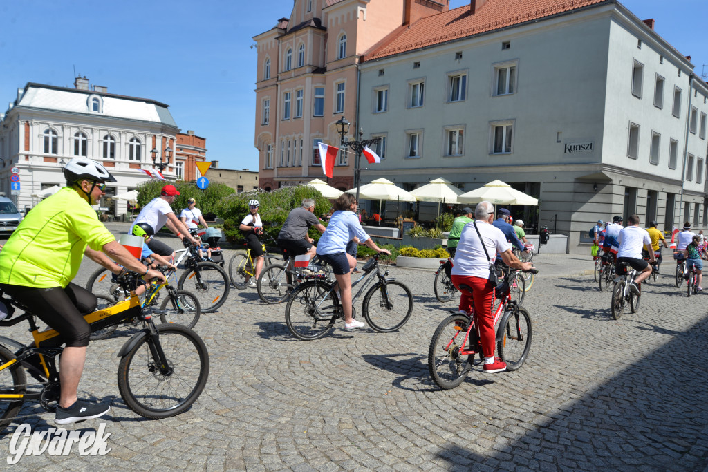Tarnowskie Góry. Dzień Flagi na rynku