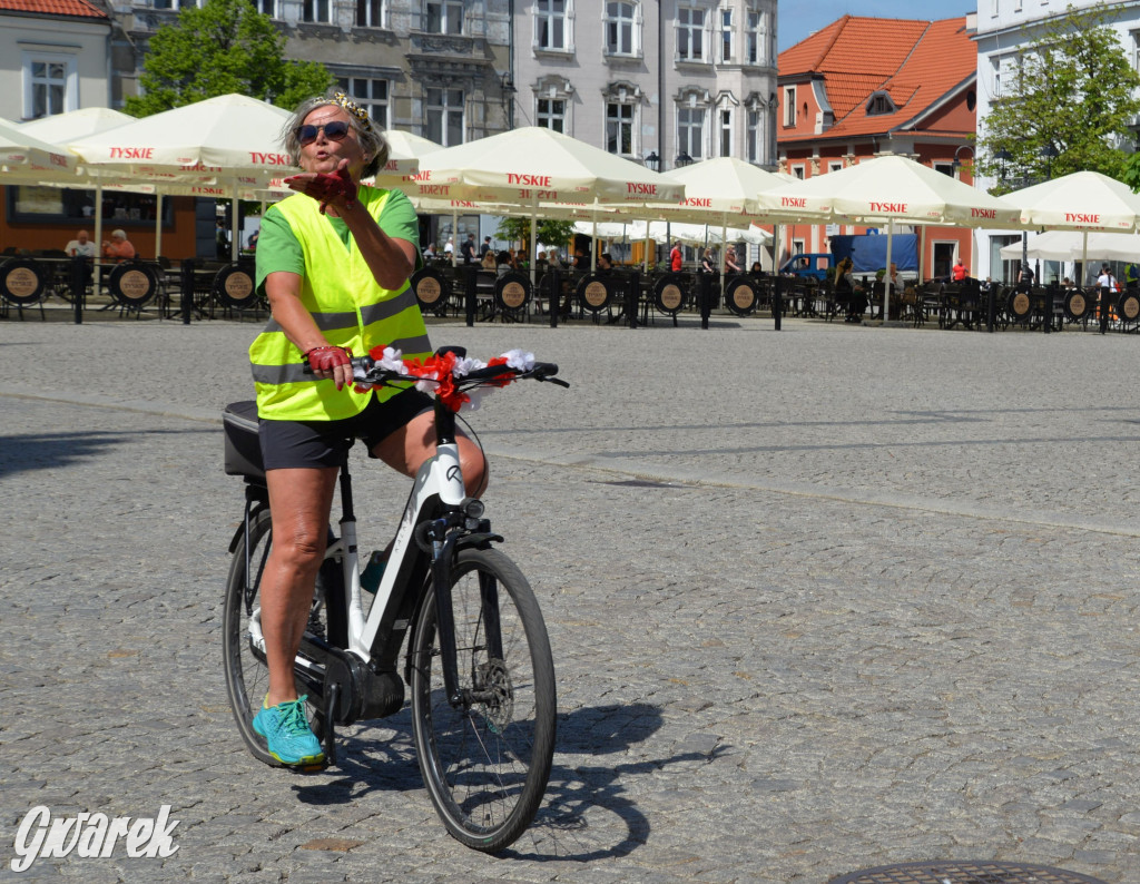 Tarnowskie Góry. Dzień Flagi na rynku