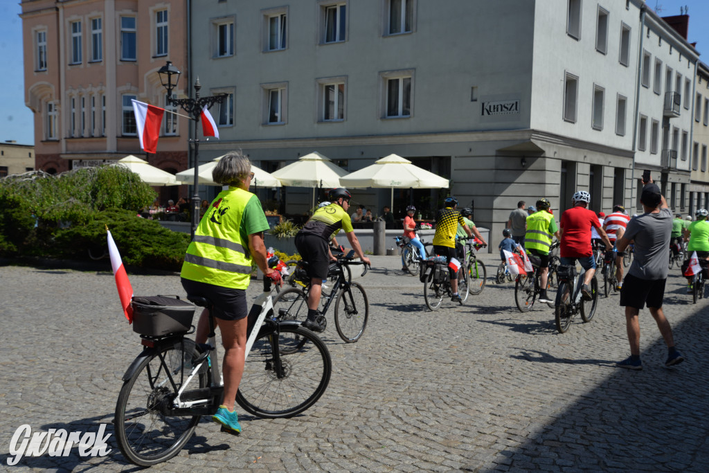 Tarnowskie Góry. Dzień Flagi na rynku
