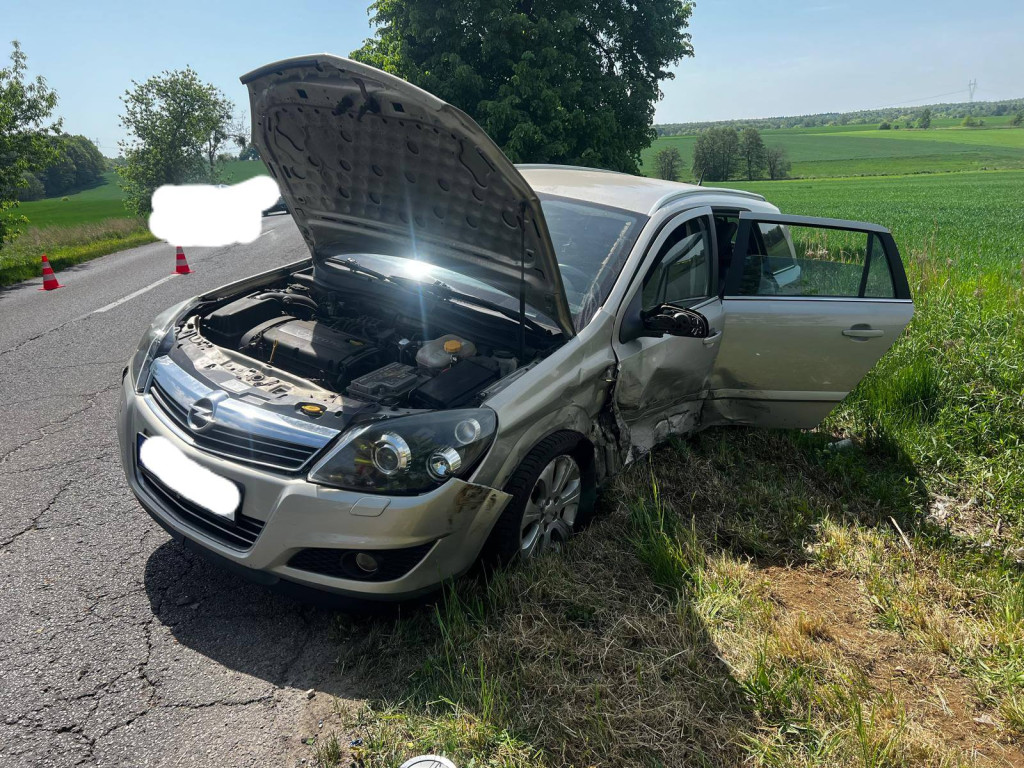 Audi wjechało w opla. W samochodach były dzieci
