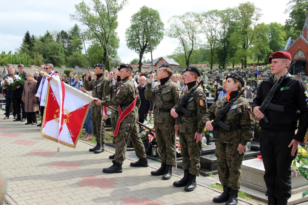 Radzionków. Oznaczyli groby