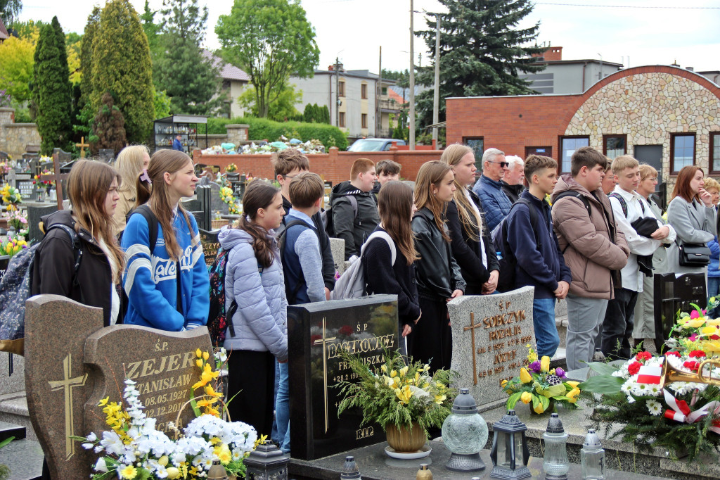 Radzionków. Oznaczyli groby