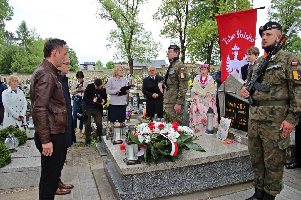 Radzionków. Oznaczyli groby