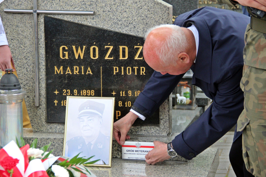 Radzionków. Oznaczyli groby