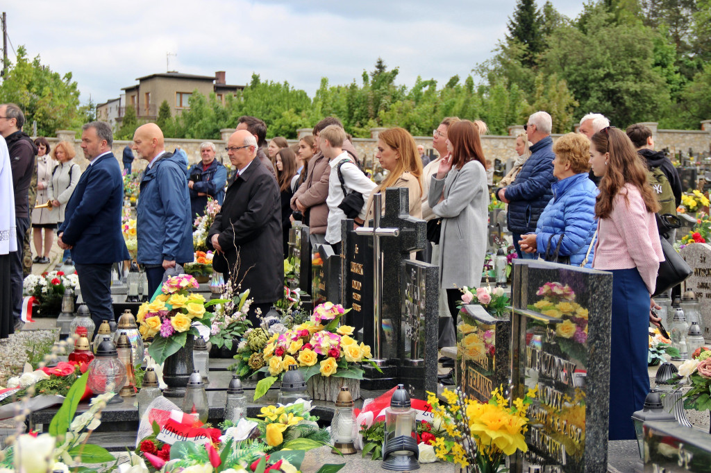 Radzionków. Oznaczyli groby