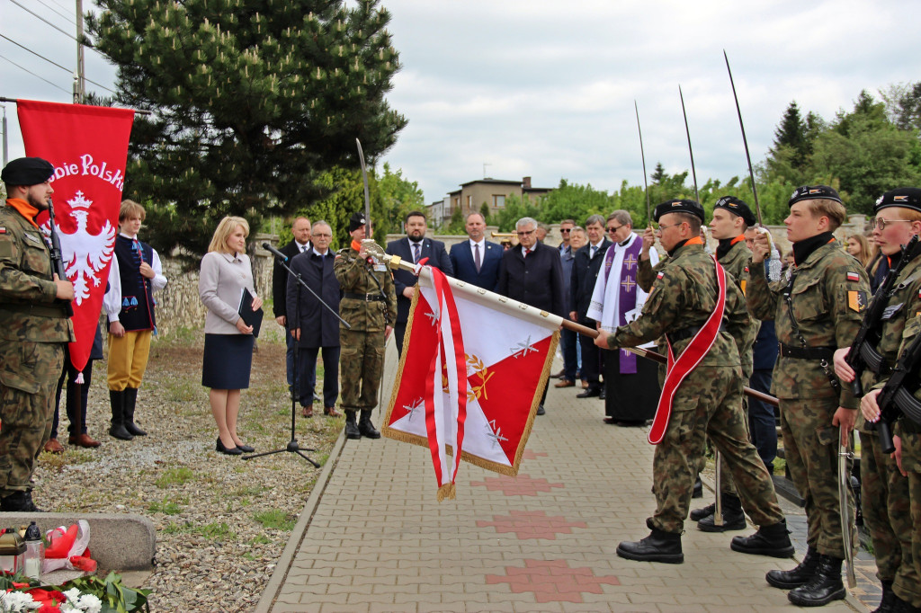 Radzionków. Oznaczyli groby