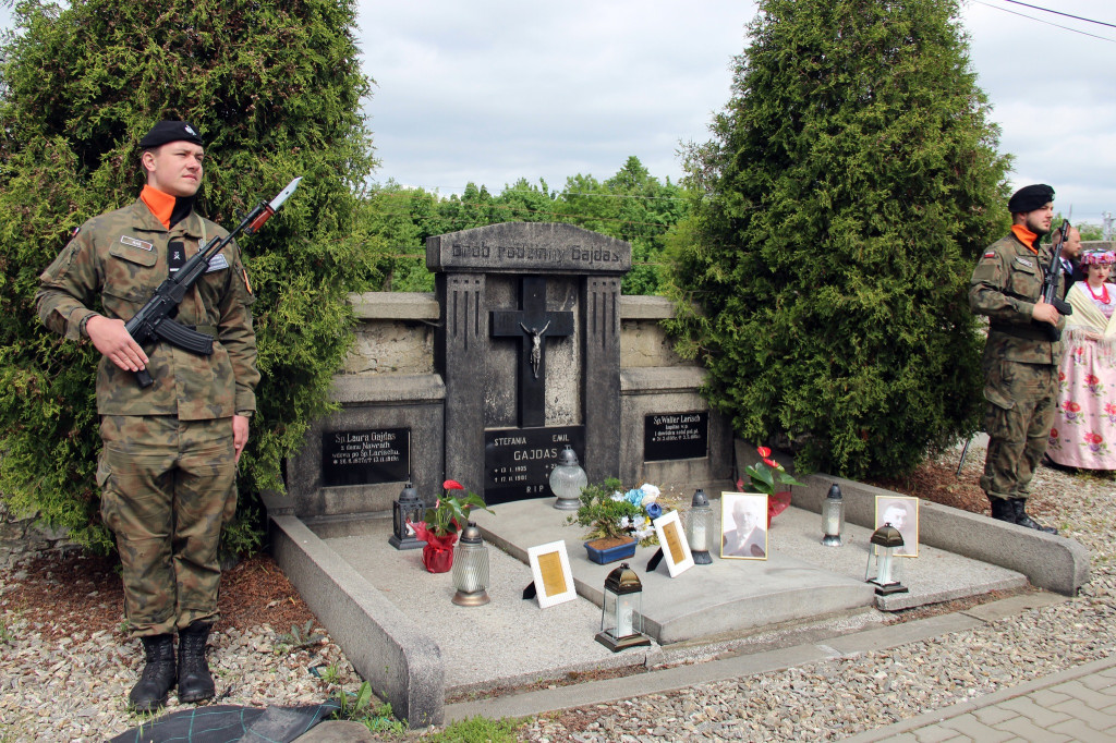 Radzionków. Oznaczyli groby