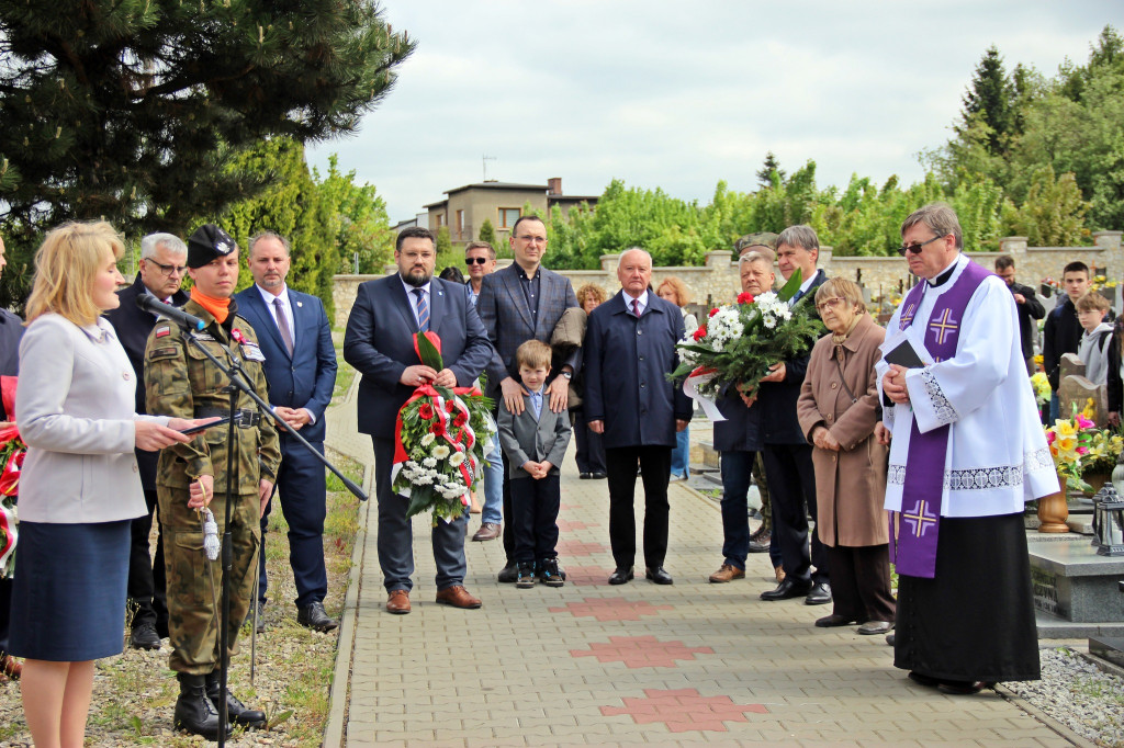 Radzionków. Oznaczyli groby