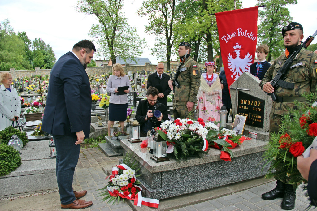 Radzionków. Oznaczyli groby