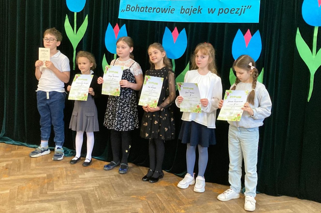 Tarnowskie Góry. Recytacje w Jedenastce