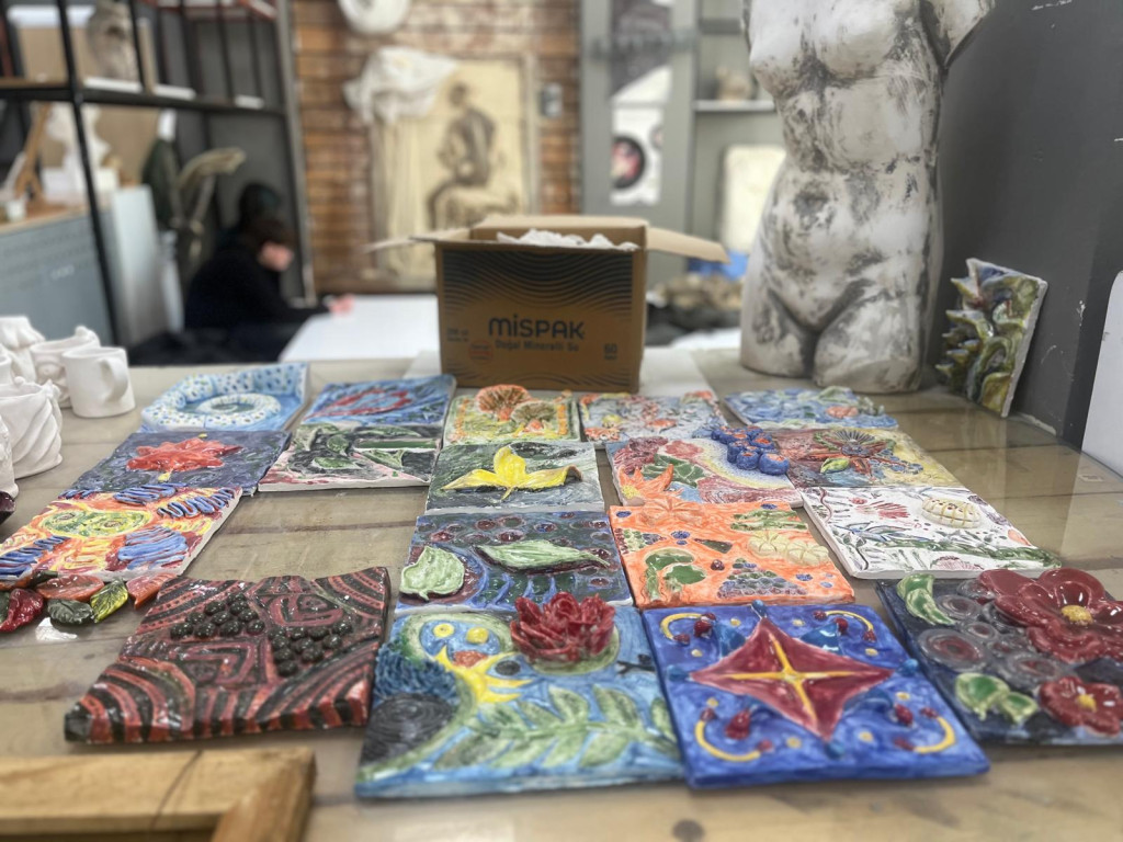 Graficy, styliści i licealiści z Plastyka w Turcji