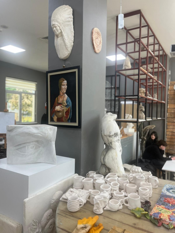 Graficy, styliści i licealiści z Plastyka w Turcji