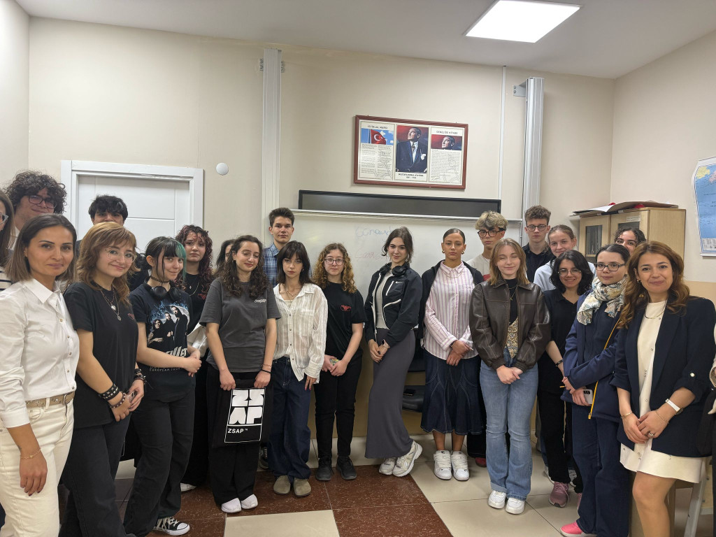 Graficy, styliści i licealiści z Plastyka w Turcji