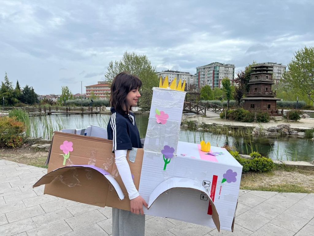 Graficy, styliści i licealiści z Plastyka w Turcji