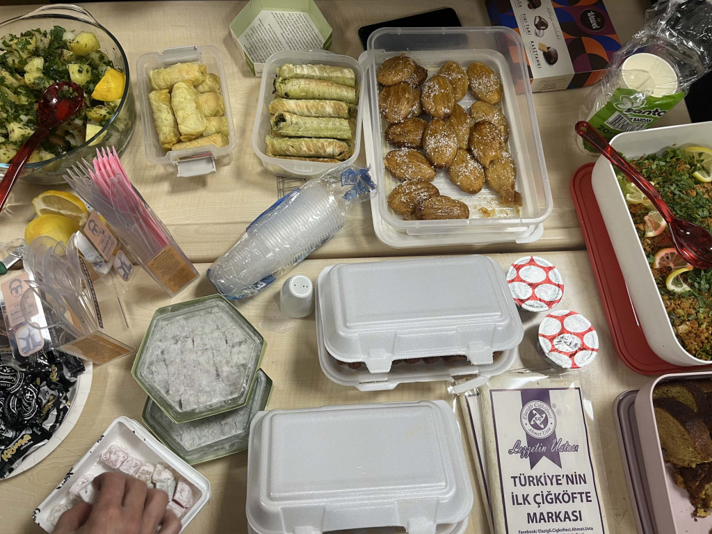 Graficy, styliści i licealiści z Plastyka w Turcji