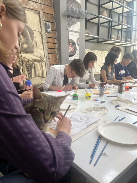 Graficy, styliści i licealiści z Plastyka w Turcji