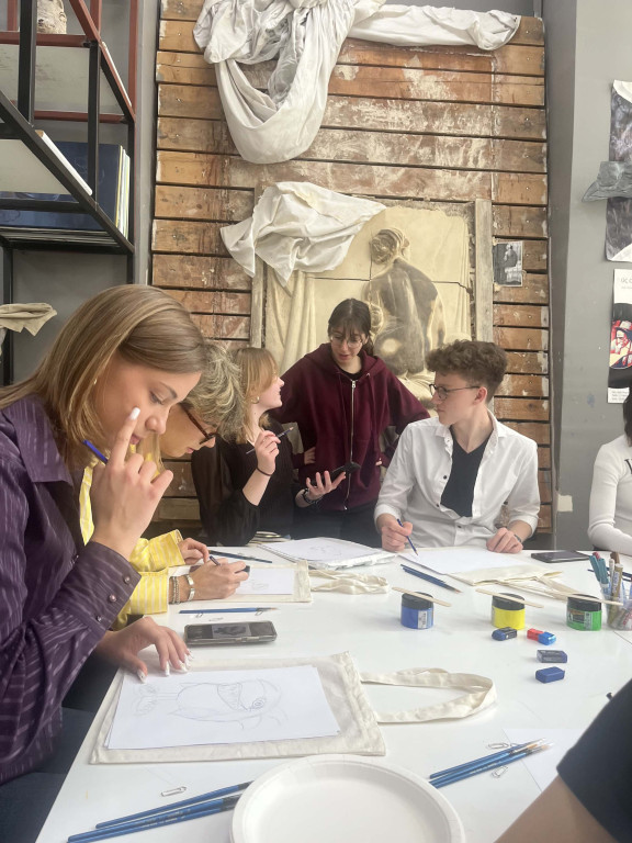 Graficy, styliści i licealiści z Plastyka w Turcji