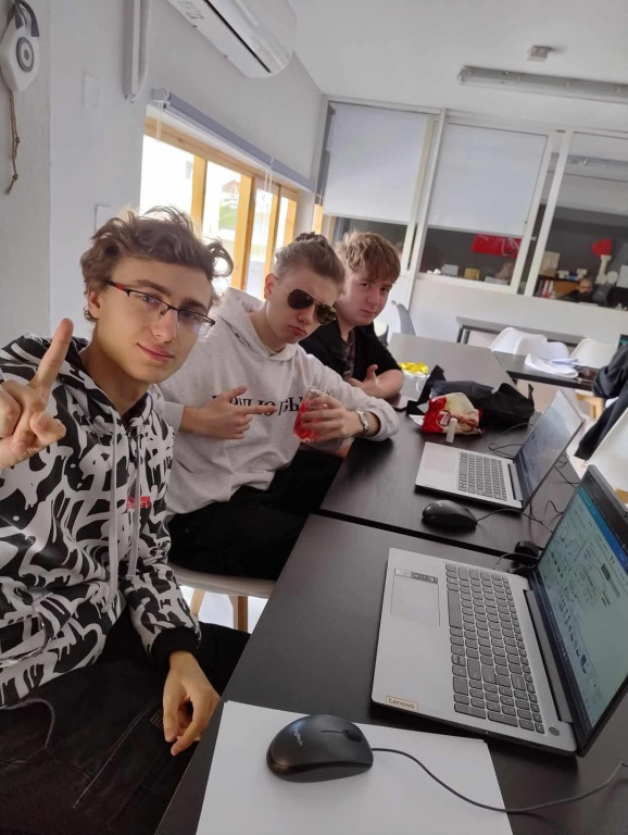 Uczniowie z Radzionkowa na praktykach w Grecji