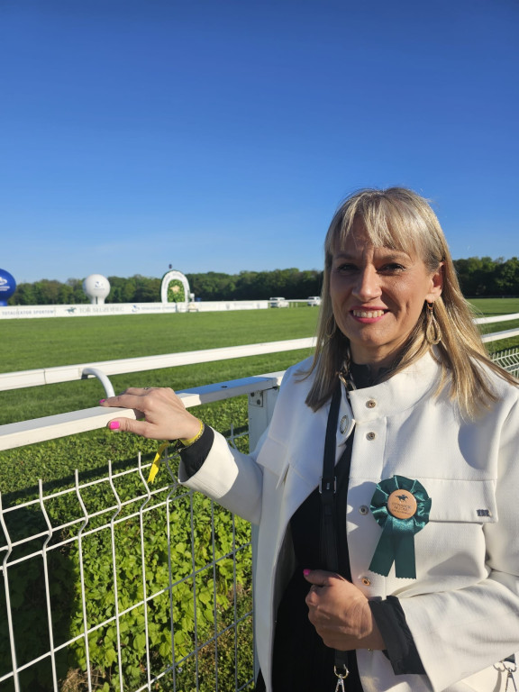 Nakło Śląskie, Warszawa. Szkoła i wyścigi konne