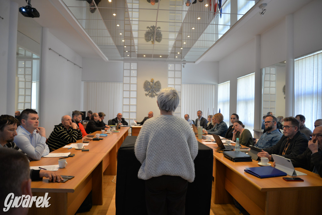 Co dalej ze szkołą i przedszkolem? Sesja rady