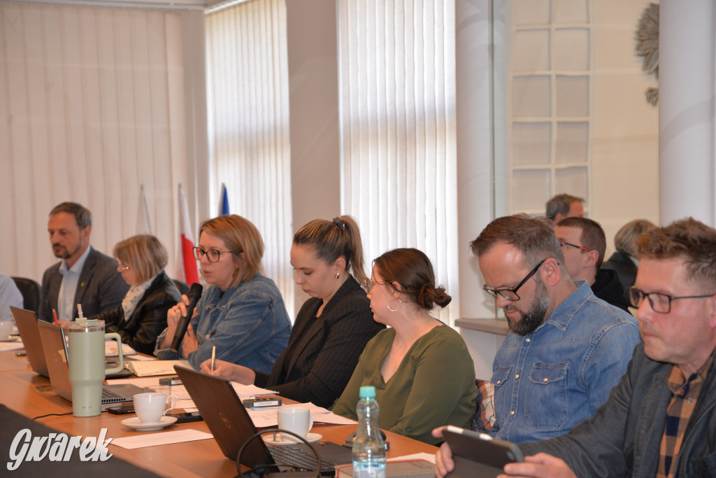 Co dalej ze szkołą i przedszkolem? Sesja rady