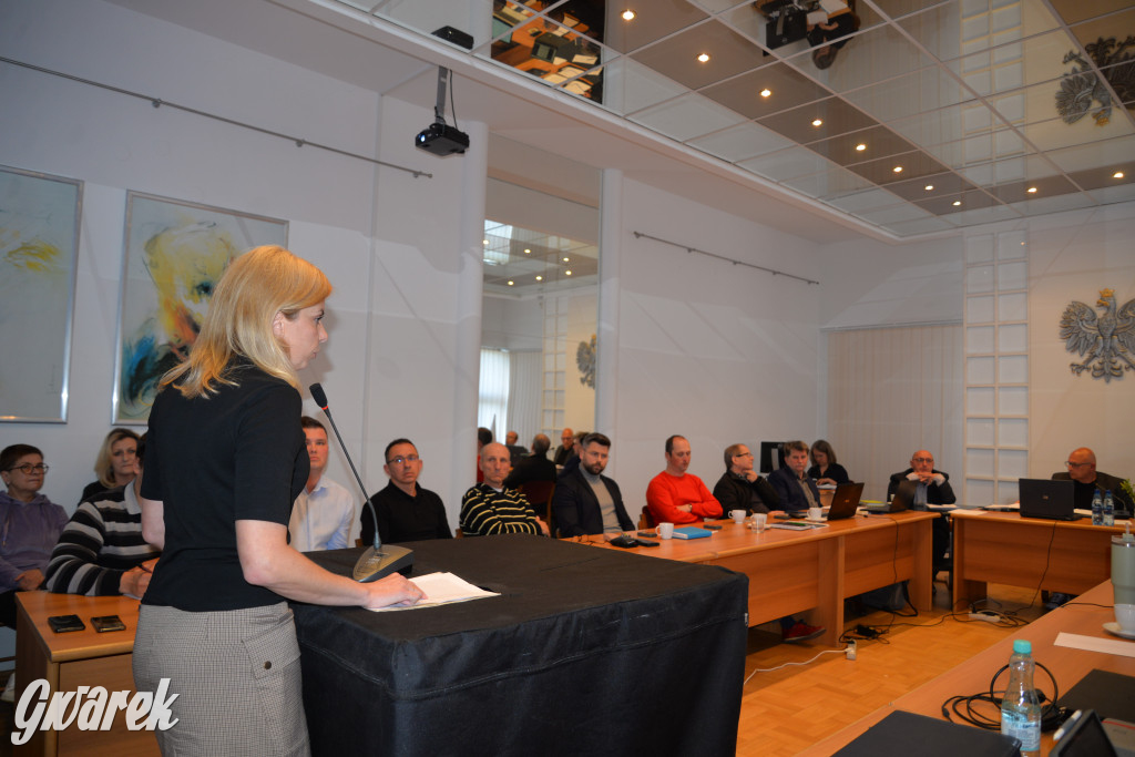 Co dalej ze szkołą i przedszkolem? Sesja rady