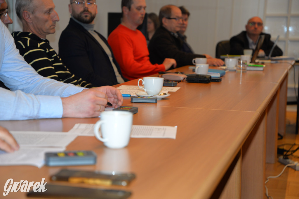 Co dalej ze szkołą i przedszkolem? Sesja rady