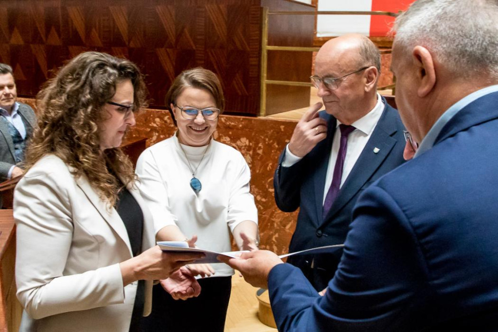 Pieniądze na fontannę i zestaw festynowy