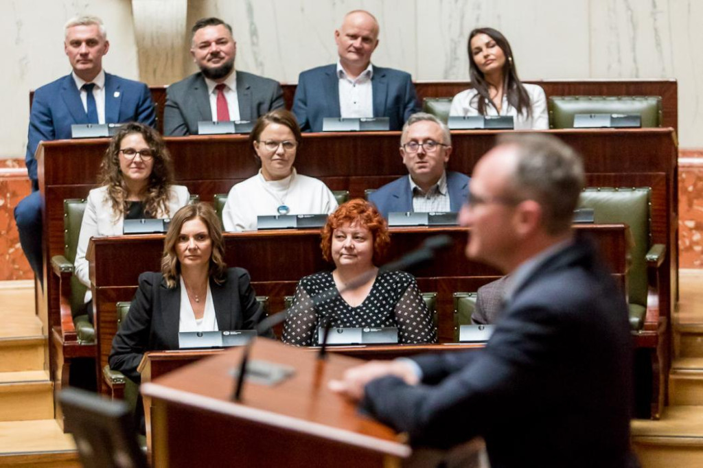 Pieniądze na fontannę i zestaw festynowy