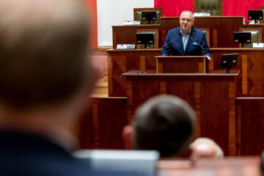 Pieniądze na fontannę i zestaw festynowy