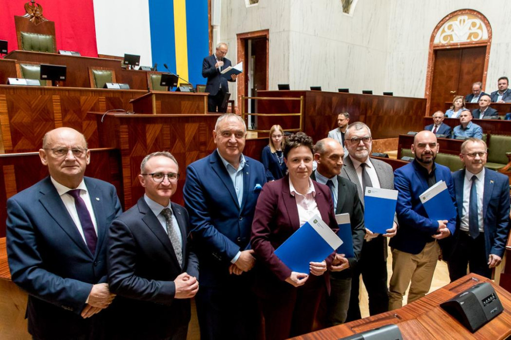 Pieniądze na fontannę i zestaw festynowy