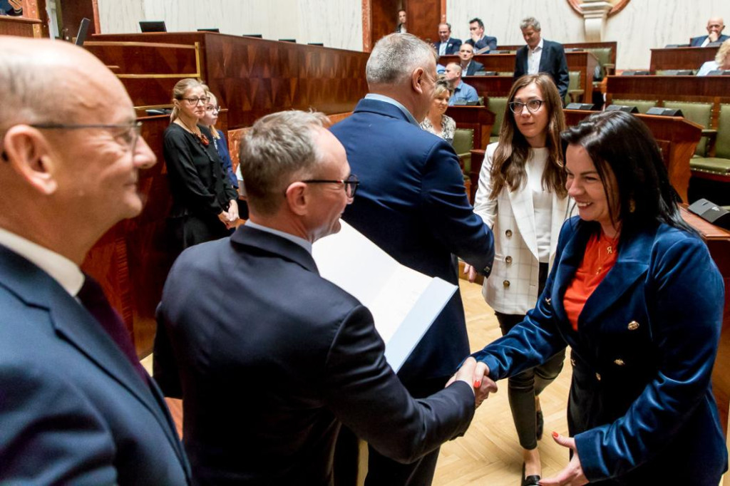 Pieniądze na fontannę i zestaw festynowy