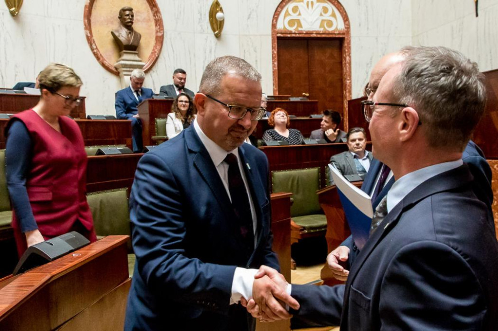 Pieniądze na fontannę i zestaw festynowy
