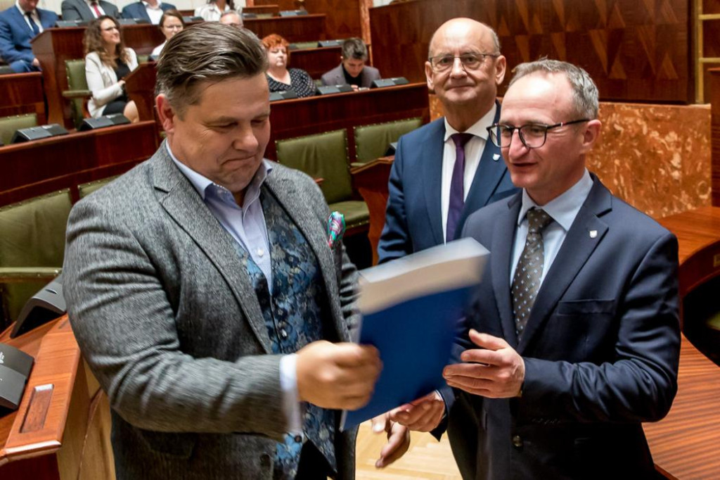 Pieniądze na fontannę i zestaw festynowy