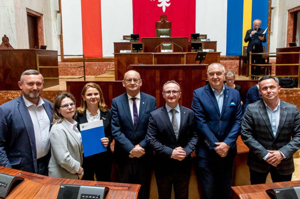 Pieniądze na fontannę i zestaw festynowy