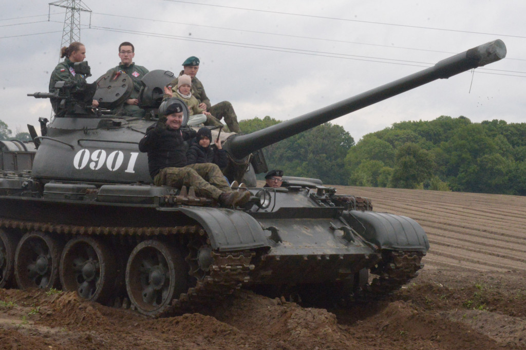 Noc Muzeów na czołgowisku w Zbrosławicach